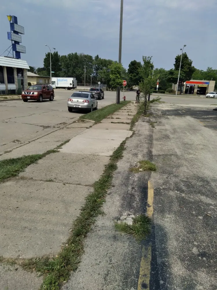 Reliable outdoor landscaping with custom design across Milwaukee, WI - T's Environmental Service