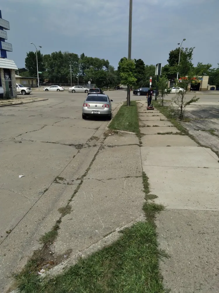 Affordable garden landscaping in Milwaukee, WI by T's Environmental Service