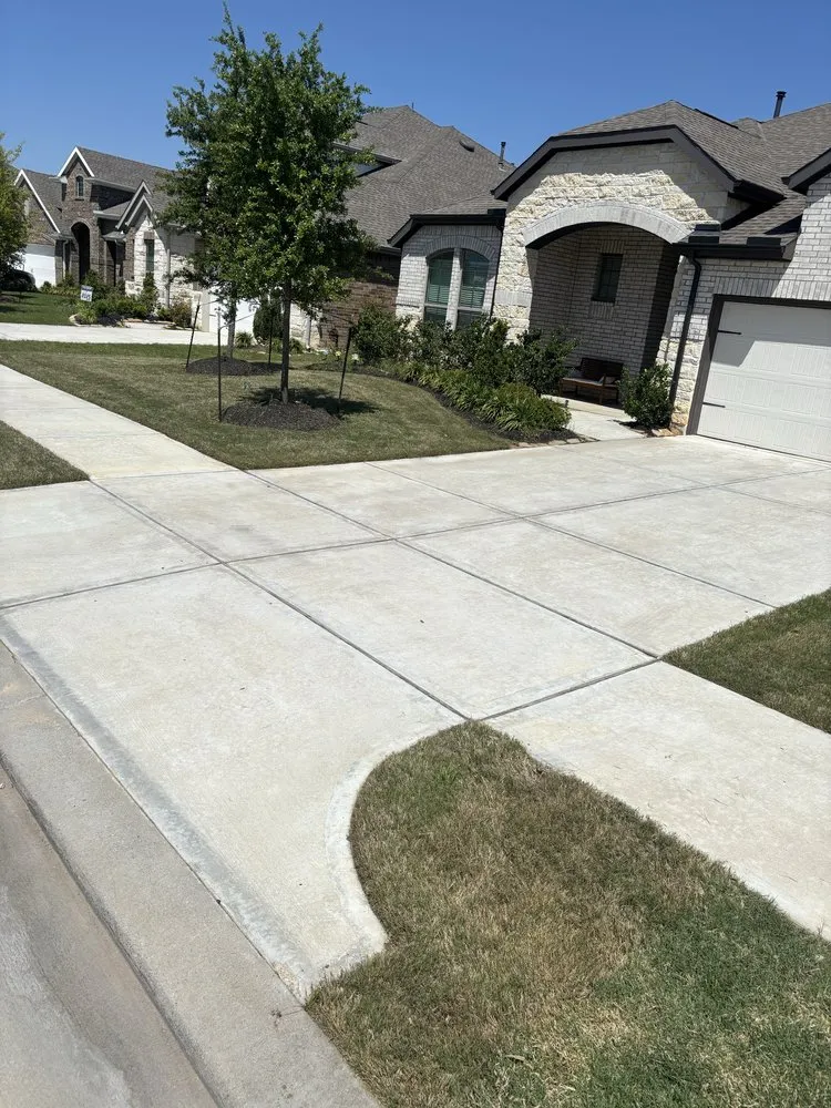 Expert landscape design for year-round maintenance across Katy, TX - T's Lawn And Landscaping Services