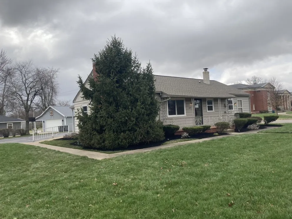 Reliable lawn care service in Newburgh, IN by T’s Total Concepts And More