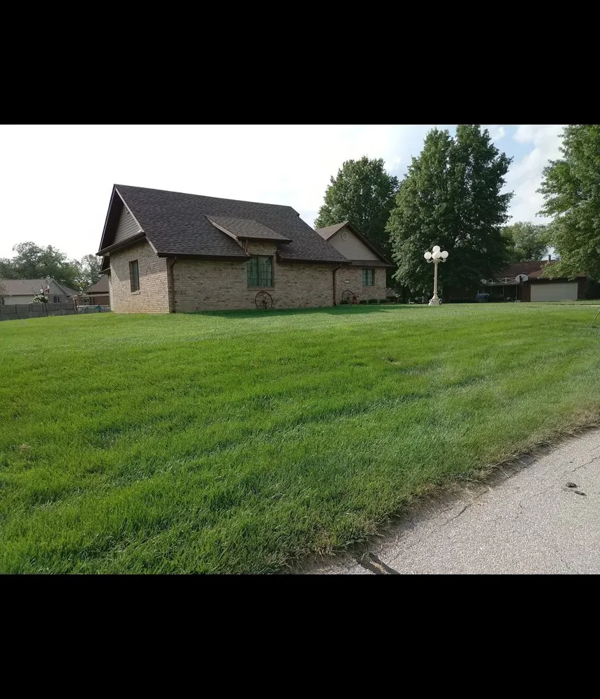 Reliable yard cleanup service in Godfrey, IL - T's Turf & Mole