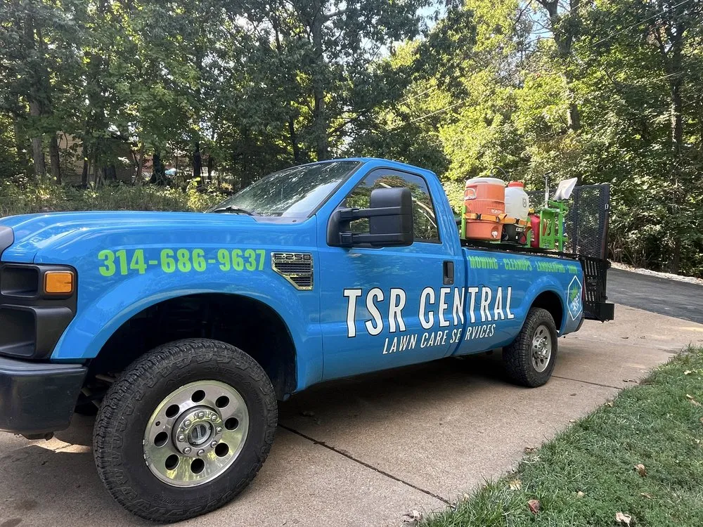 Expert yard maintenance for year-round maintenance across Arnold, MO - TSR Central