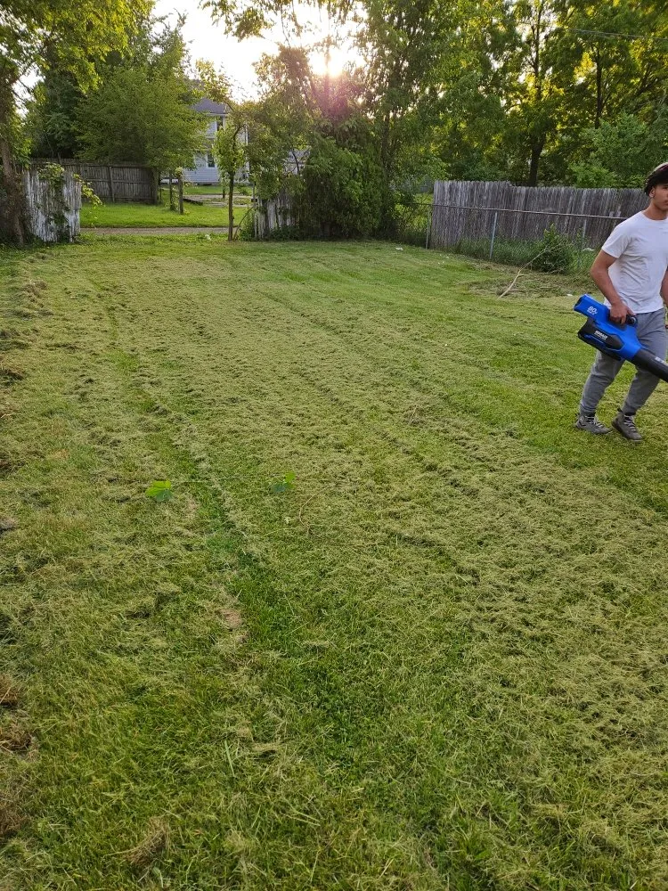 Local lawn care service for year-round maintenance across Lima, OH - TSunz