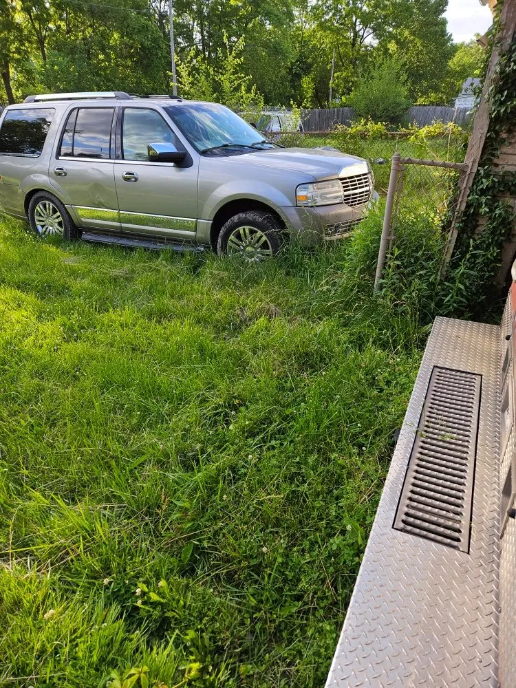 Local yard maintenance for homes across Lima, OH - TSunz