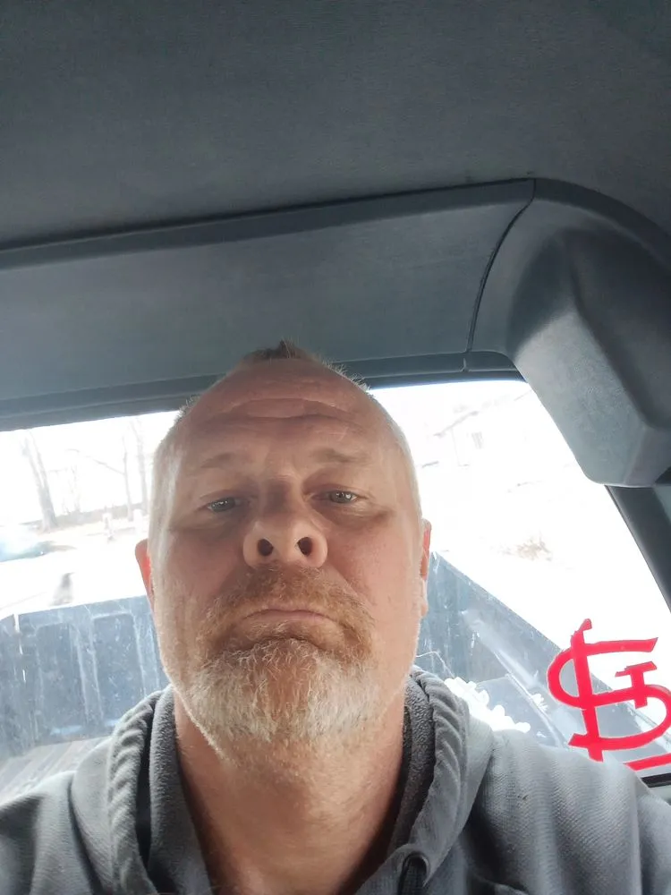 Professional garden landscaping in Hannibal, MO by T&T Home Improvement and Junk Removal