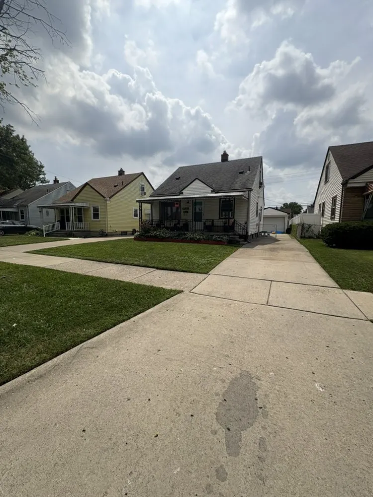 Trusted lawn mowing service in Allen Park, MI - T&T Landscaping