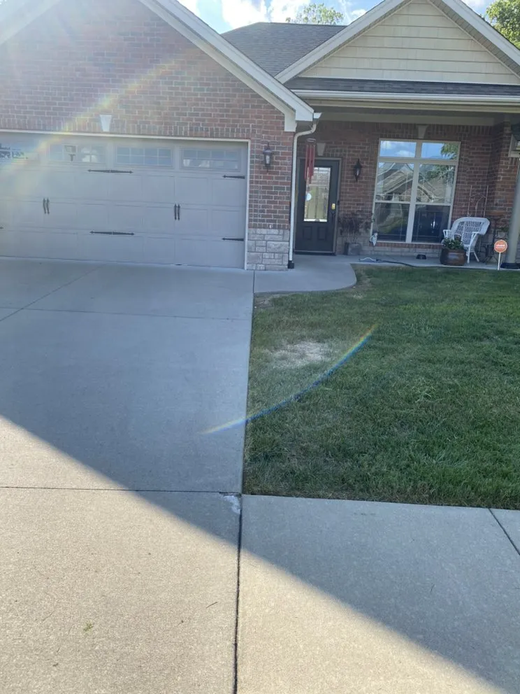 Affordable outdoor landscaping experts serving PLEASURE RDGE, KY - Tt Property Maintenance