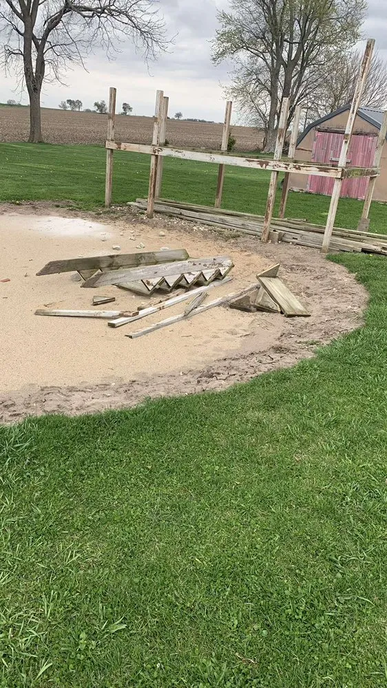 Custom garden landscaping in Dixon, IL by T&T Total Services