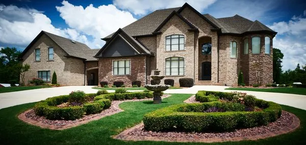 T/U Landscape Services Logo