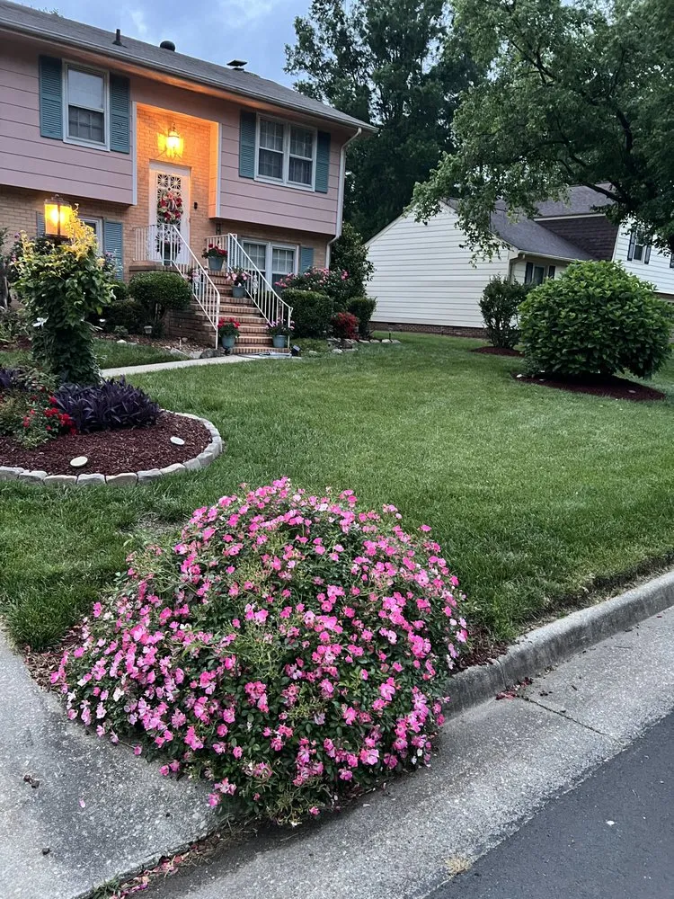 Expert landscaping services experts serving Chesterfield, VA - Tucker's Lawncare Services