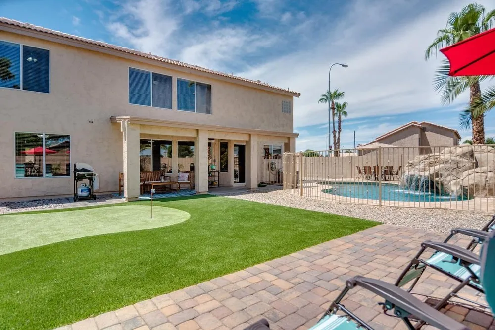 Professional yard maintenance for year-round maintenance in Tucson, AZ by Tucson Artificial Turf