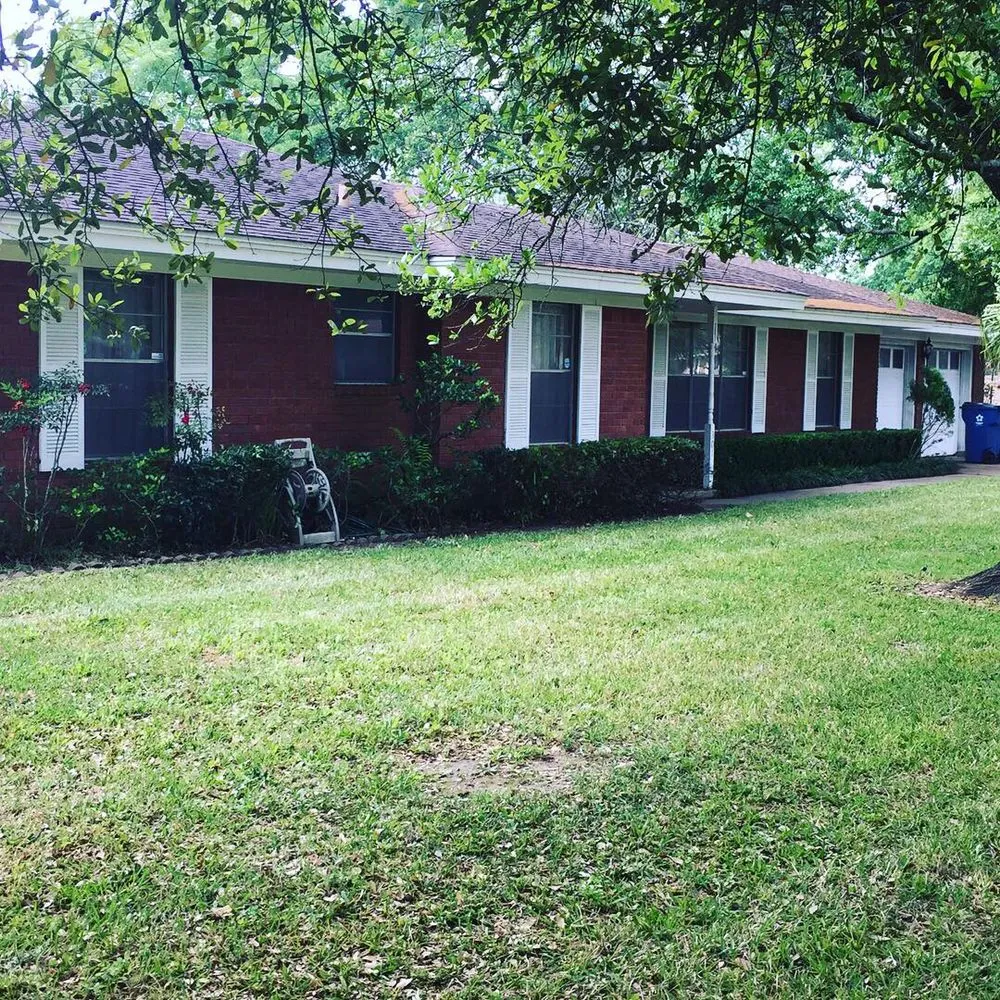 Reliable lawn mowing service for homes across Waller, TX - Tuff Turf Lawn Service