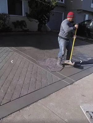 Tui Landscaping & Concrete Logo