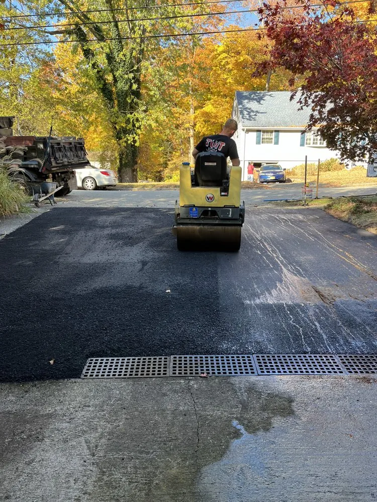Local landscape installation in Bloomingdale, NJ by Tuit Paving