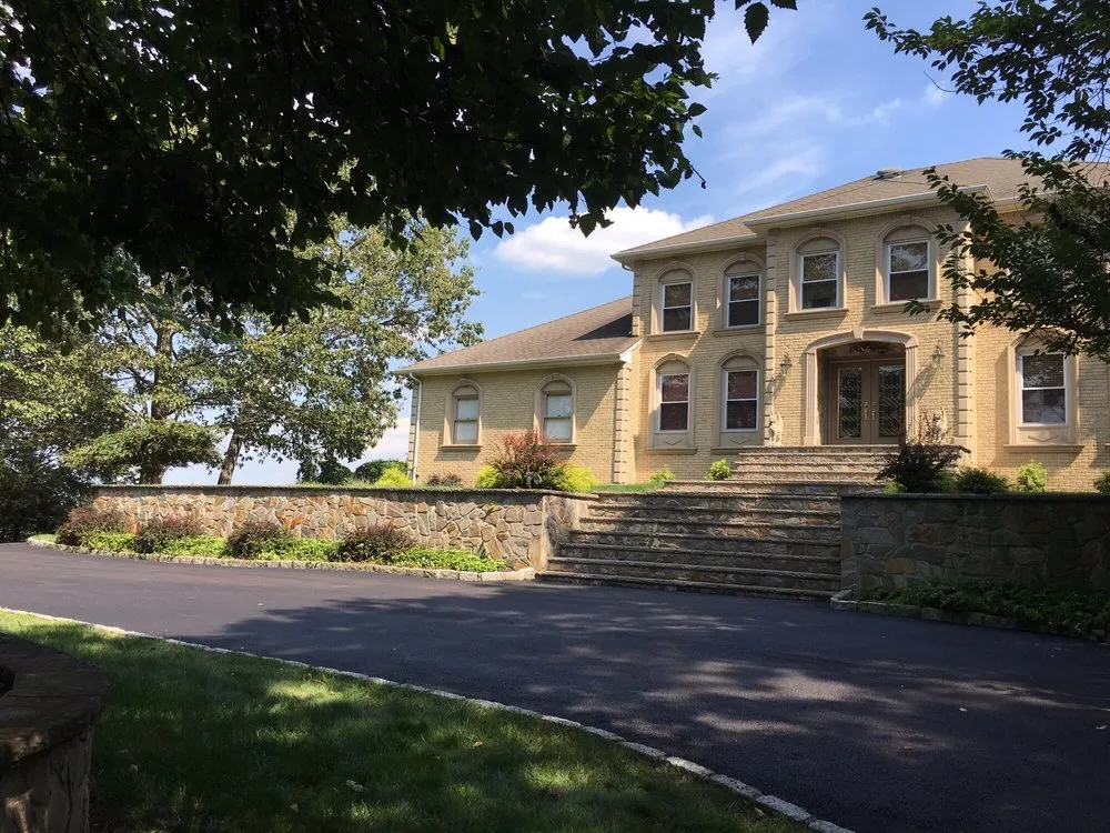 Custom yard maintenance experts serving Bloomingdale, NJ - Tuit Paving