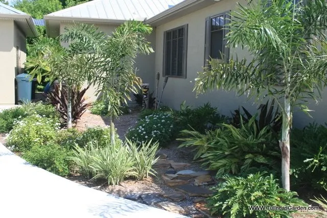 Local lawn mowing service experts serving Cocoa, FL - Tulinda's Garden