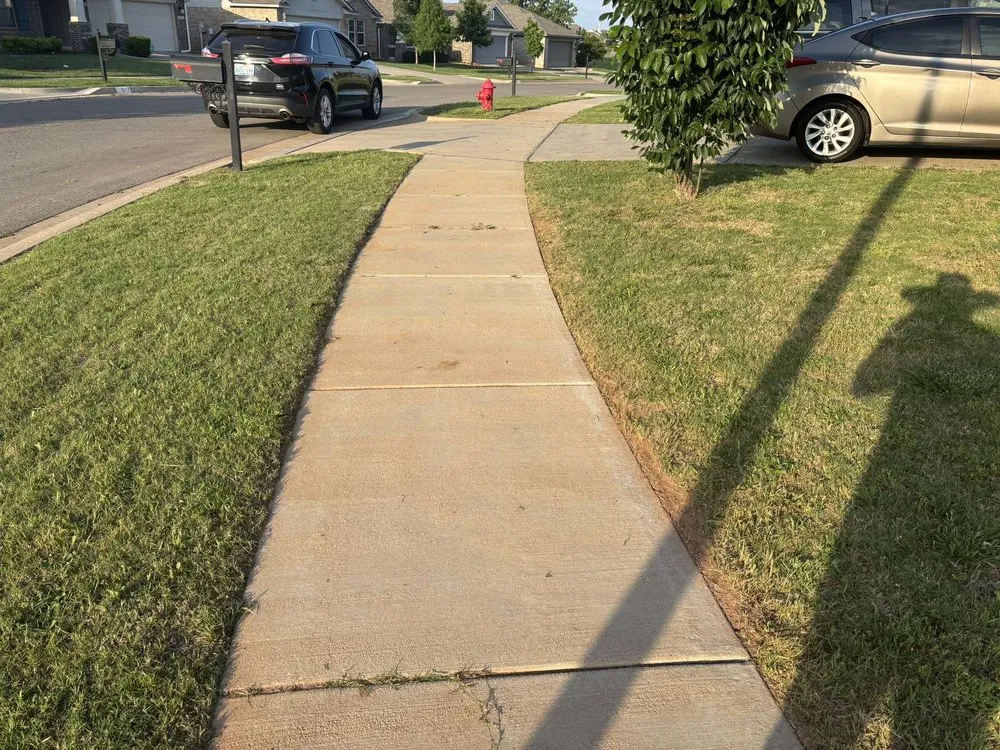 Top-rated yard maintenance in Norman, OK - Tulio’s Yardwork