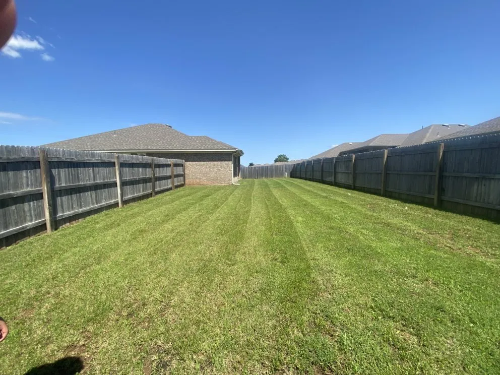 Custom yard maintenance for residential properties in Norman, OK by Tulio’s Yardwork