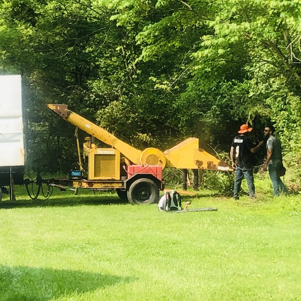 Reliable garden landscaping for homes in Dayton, OH by Tullis Property Maintenance