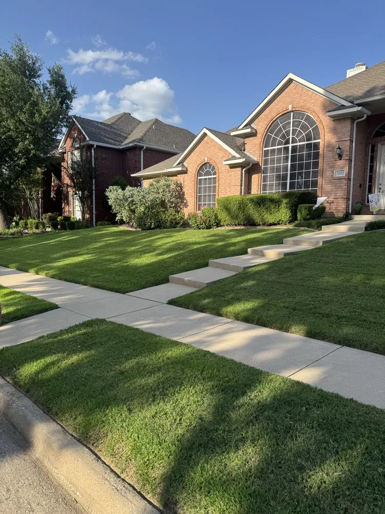 Trusted yard maintenance with custom design in Dallas, TX by Tulum Landscape