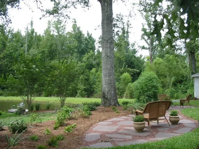 Expert landscaping services experts serving Brandon, MS - Tumbaloo Creek Self Storage