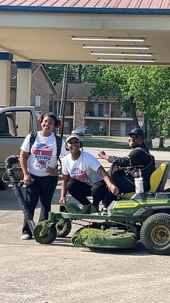 Local lawn mowing service near you across Beaumont, TX - Tumils Lawn and Landscaping