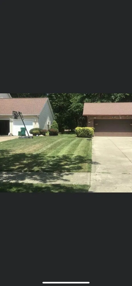 Custom yard maintenance in Maple Heights, OH - Tune & them lawn care service