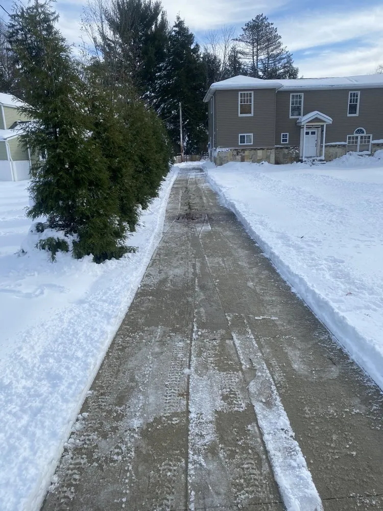 Local lawn care service in Maple Heights, OH - Tune & them lawn care service