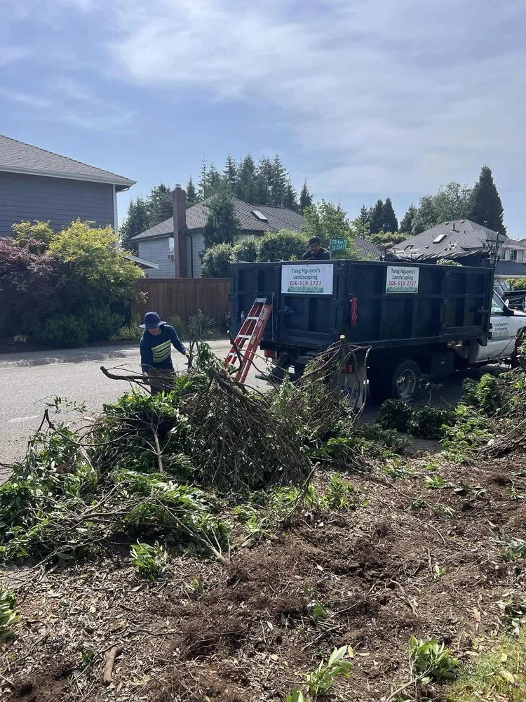 Custom lawn mowing service in Puyallup, WA - Tung Nguyen Landscaping