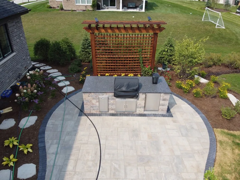 Local yard maintenance in Crestwood, IL - Tunzi and Sons Landscaping