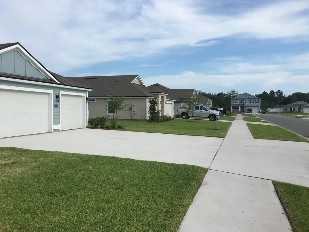 Custom garden landscaping in Fernandina Beach, FL - Tupper's Turf