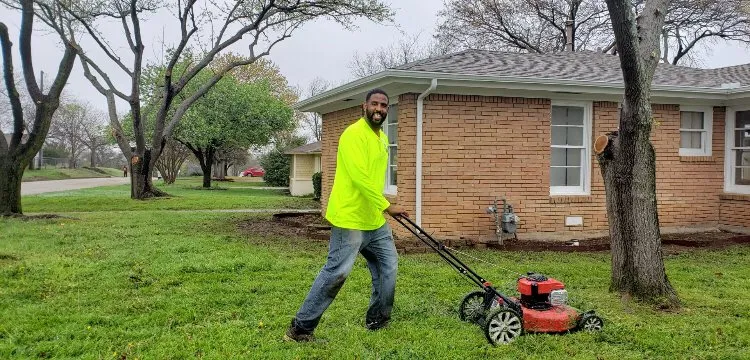 Local lawn care service experts serving Fort Worth, TX - Turbo Cuts Lawn & Sod