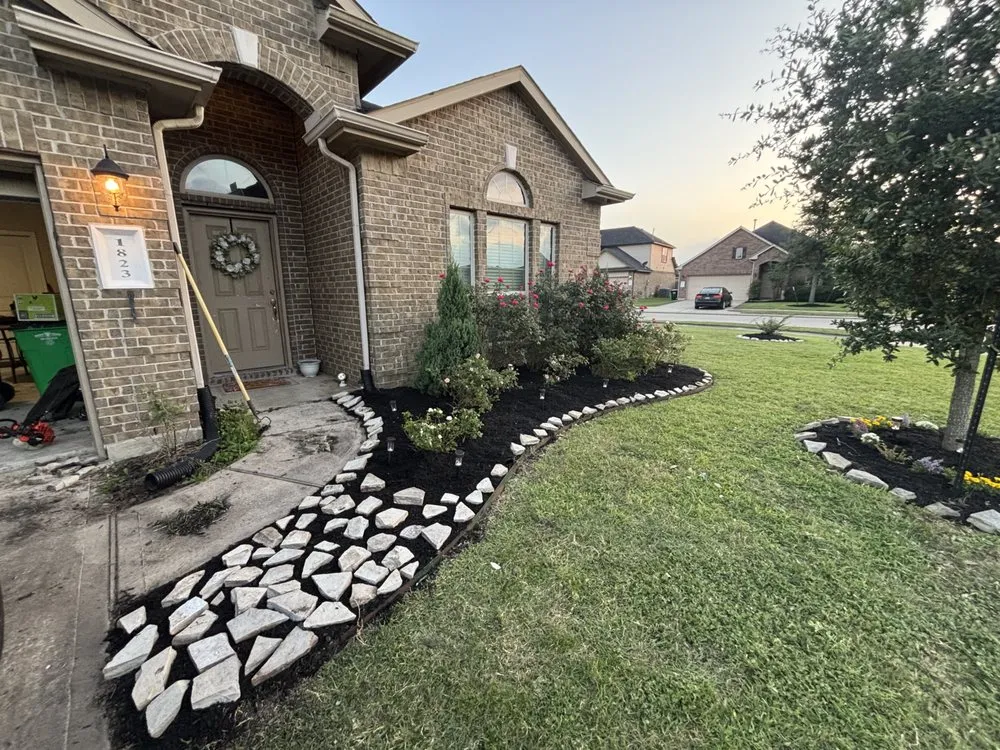 Expert yard maintenance with custom design across Missouri City, TX - Turbo Landscaping