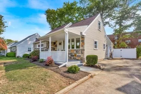 Top-rated lawn mowing service in Norwood, PA by Turchiarolos Lawn Service