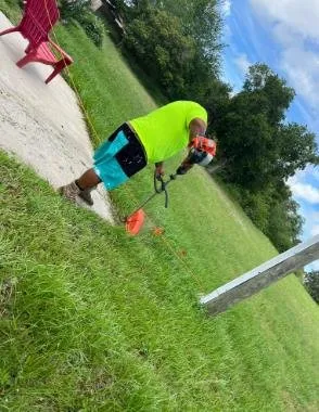 Reliable yard maintenance in Sebring, FL by Turcios Landscaping & Maintenance