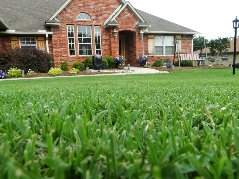 Affordable garden landscaping experts serving Van Buren, AR - Turf and Pest Pro