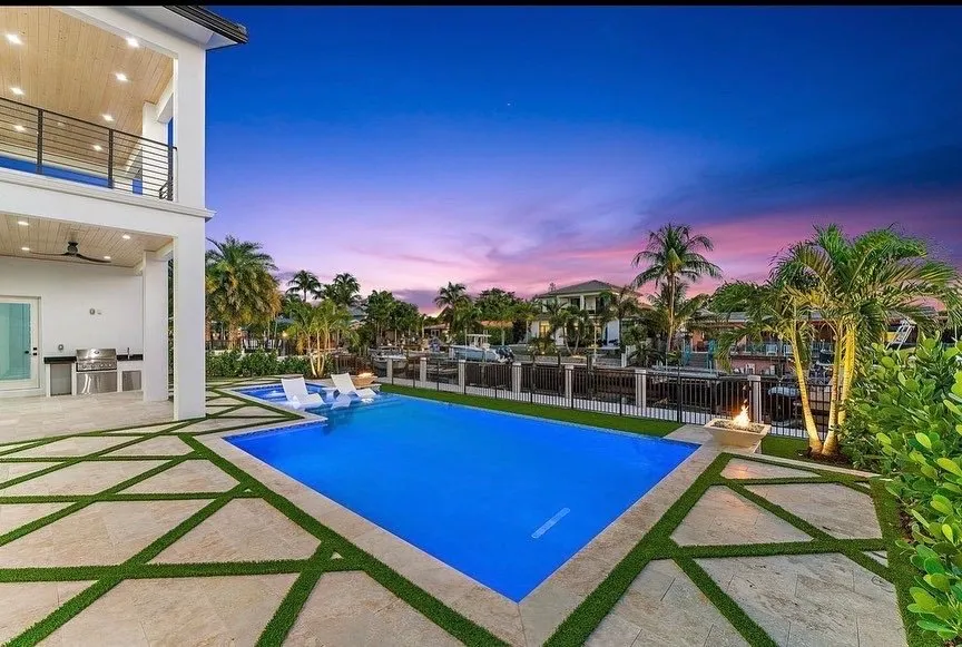 Custom lawn mowing service with custom design across Jupiter, FL - Turf Appeal