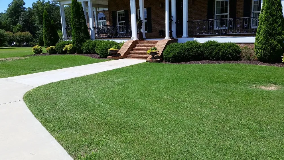 Trusted landscaping services experts serving Arab, AL - Turf Boss