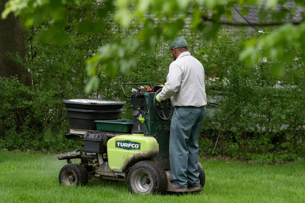 Expert yard maintenance experts serving Lake Barrington, IL - Turf Care Enterprises