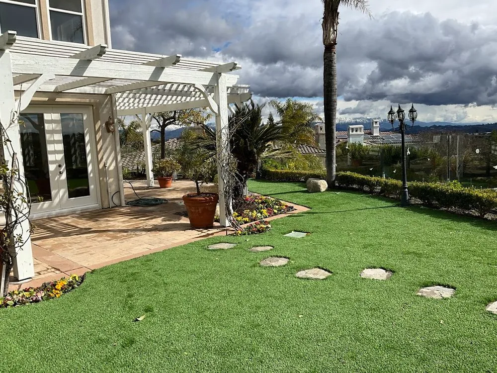 Affordable yard cleanup service in Canoga Park, CA by Turf Center