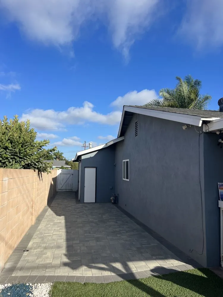 Professional garden landscaping for beautiful yards in Los Angeles, CA by Turf Express