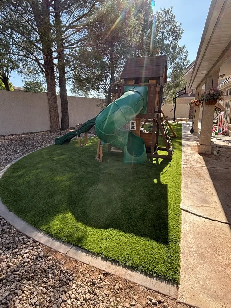 Custom lawn mowing service for homes in Hurricane, UT by Turf It