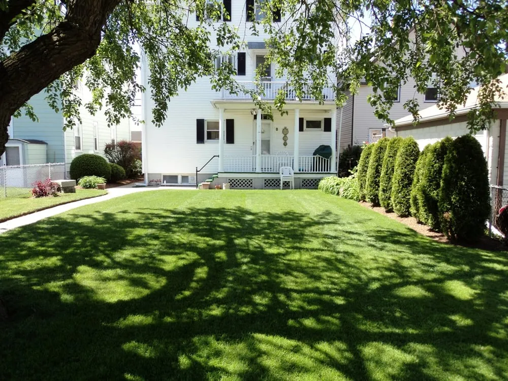 Local garden landscaping experts serving Johnston, RI - Turf Master