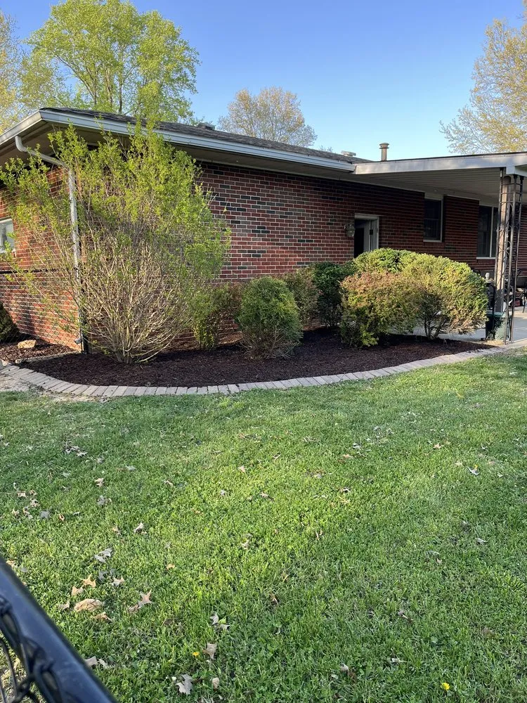 Custom garden landscaping experts serving Litchfield, IL - Turf Master Lawn Care