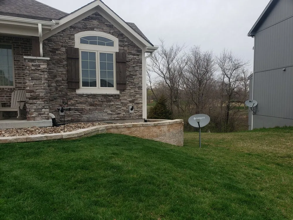 Professional lawn mowing service experts serving Liberty, MO - Turf Masters
