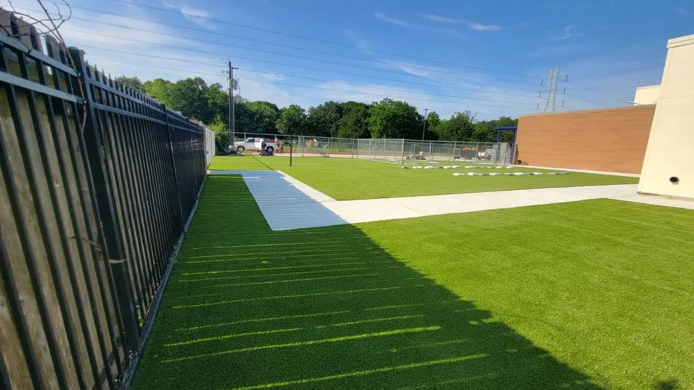 Custom garden landscaping in Houston, TX - Turf Mastros