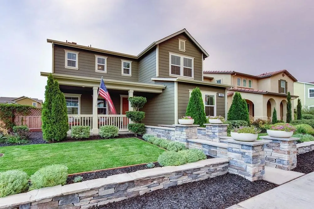 Expert lawn care service for year-round maintenance in Tracy, CA by Turf-N-Tree