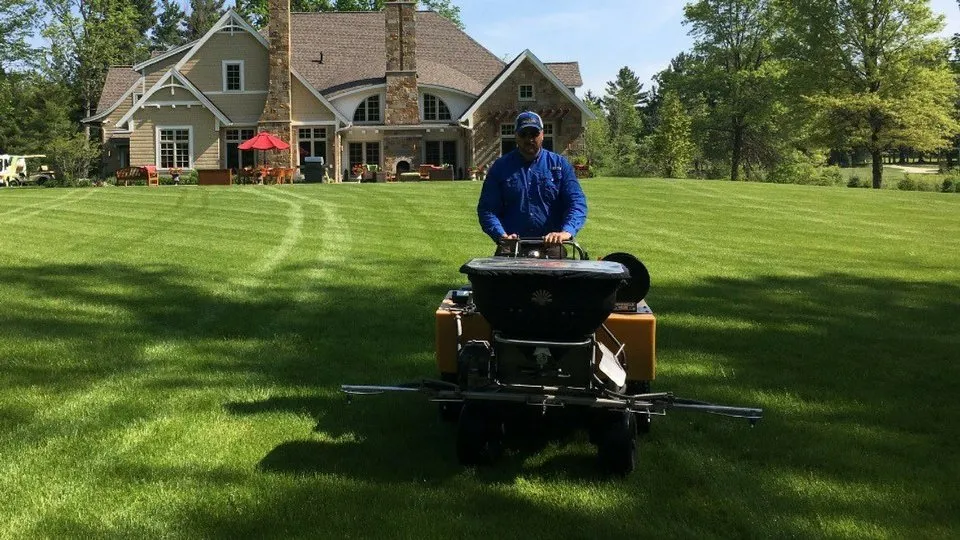Top-rated yard maintenance in Mentor, OH by Turf Pride Lawn Care