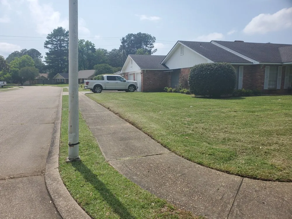 Top-rated lawn care service for beautiful yards across Pineville, LA - Turf Pro's Lawn Care