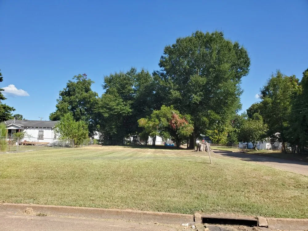 Reliable garden landscaping in Pineville, LA by Turf Pro's Lawn Care